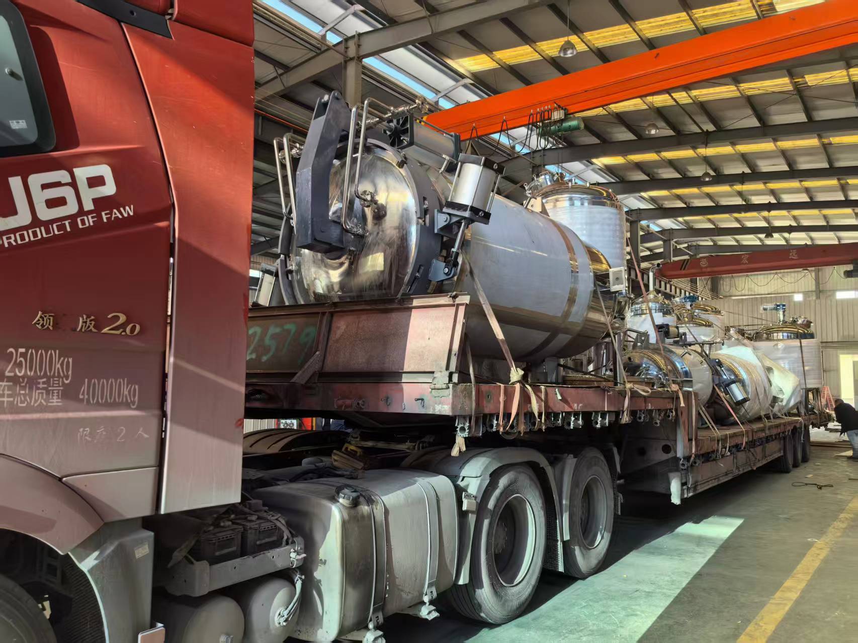 湖南跃瑞中药提取浓缩成套设备启运浙江   助力中医药现代化诊疗升级