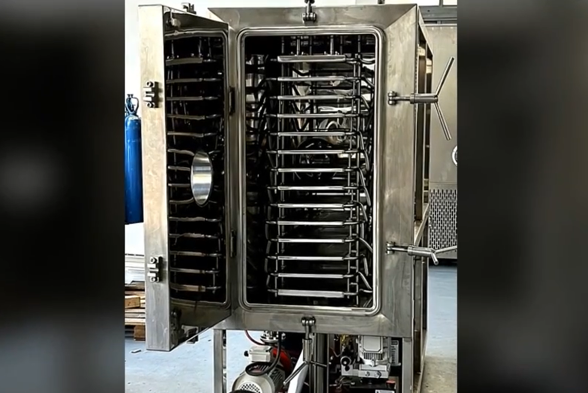 13 shelves GMP Freeze Dryer