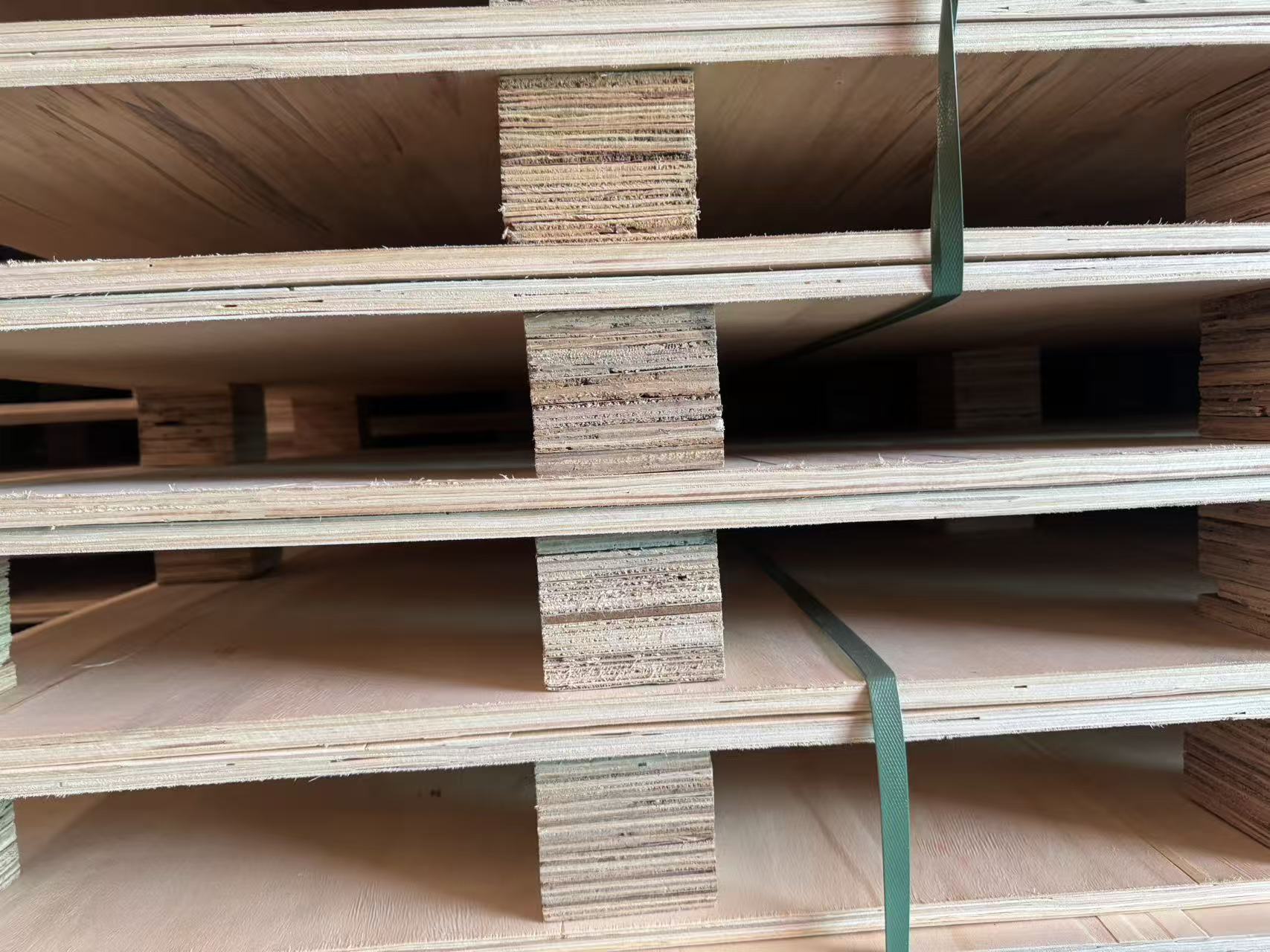 寧波港集隆包裝材料有限公司解答多層板木托盤出口為什么受歡迎及出口標準